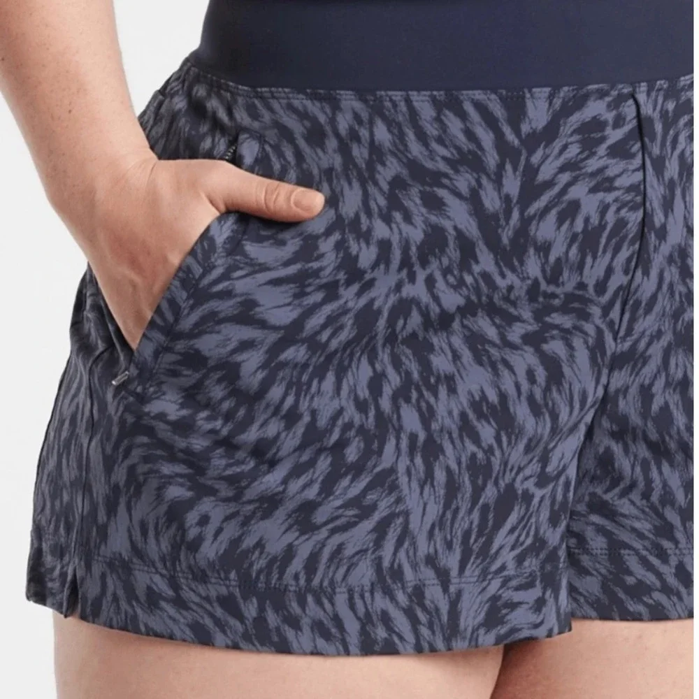 NEW Athleta Womens 20 Trekkie North Printed Short Blue‎ Ripstop Hike Camp Trail